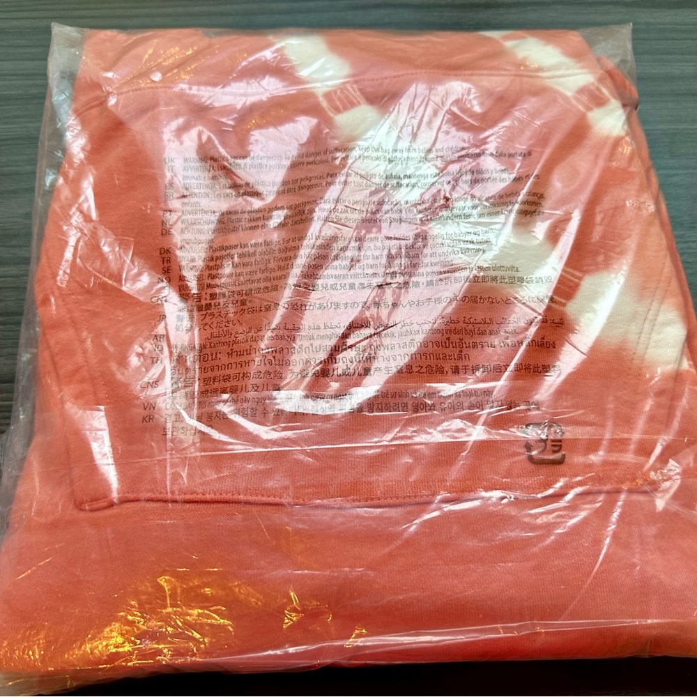 NEW Walt Disney World Orange Mickey Mouse Sweatshirt. Size Medium - Picture 2 of 4